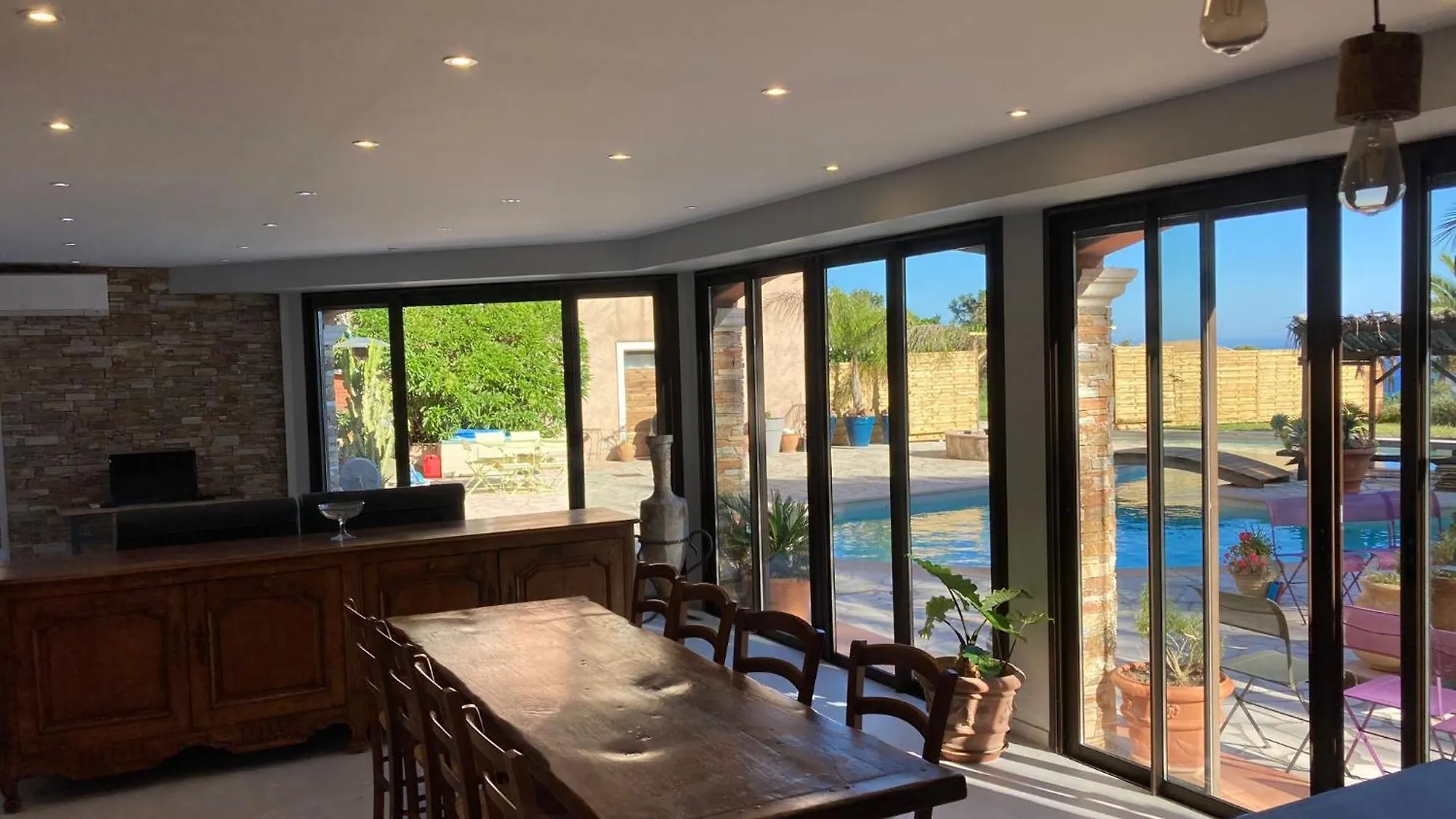 Maison Vue Mer Avec Piscine Sur La Cote D'Azur تيول سور مير فرنسا